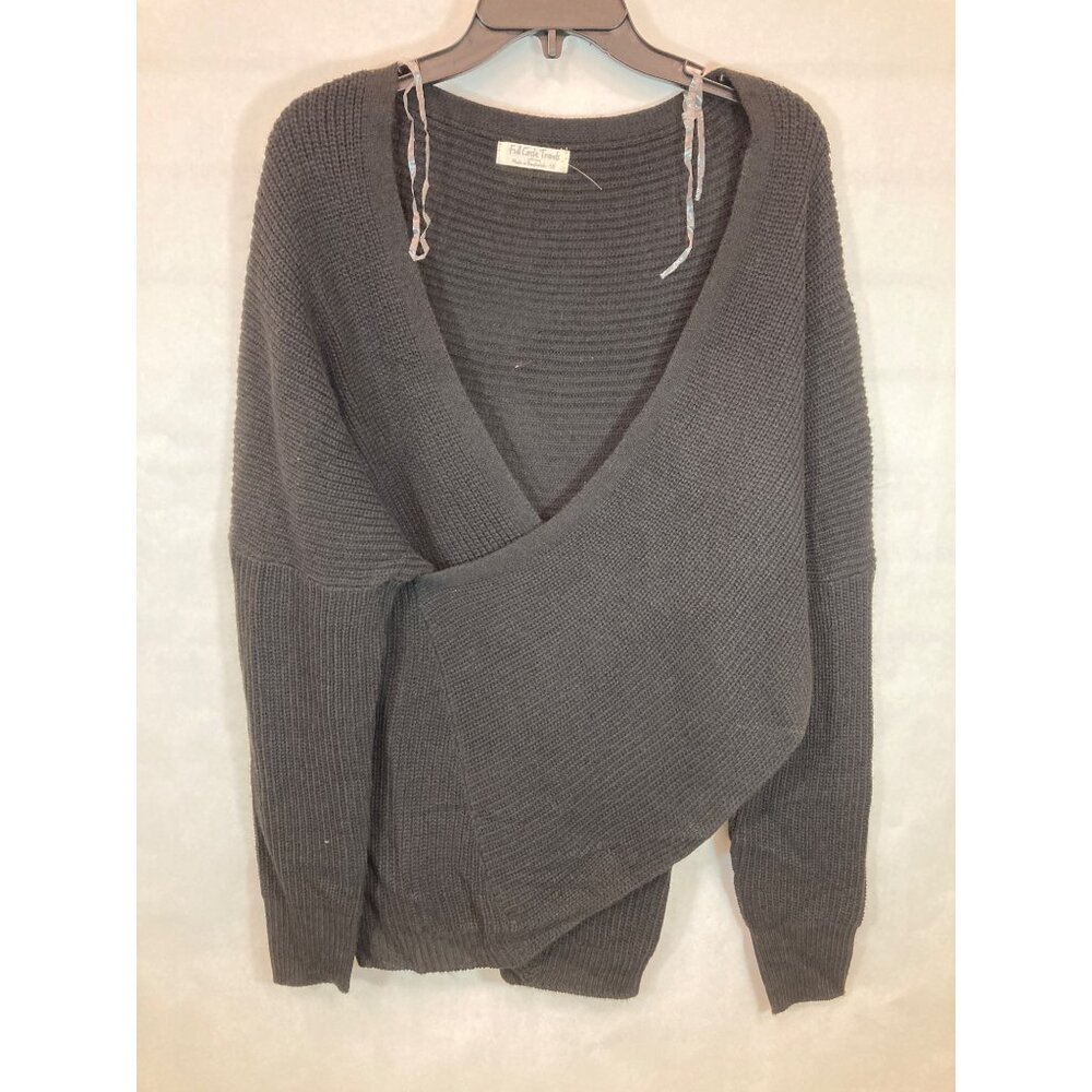 Chic Knit Elegance: X-Large Grey Women's Sweater - Cozy Comfort & Timeless Style